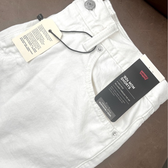 Levi’s Shorts ~ BRAND NEW - Picture 1 of 3
